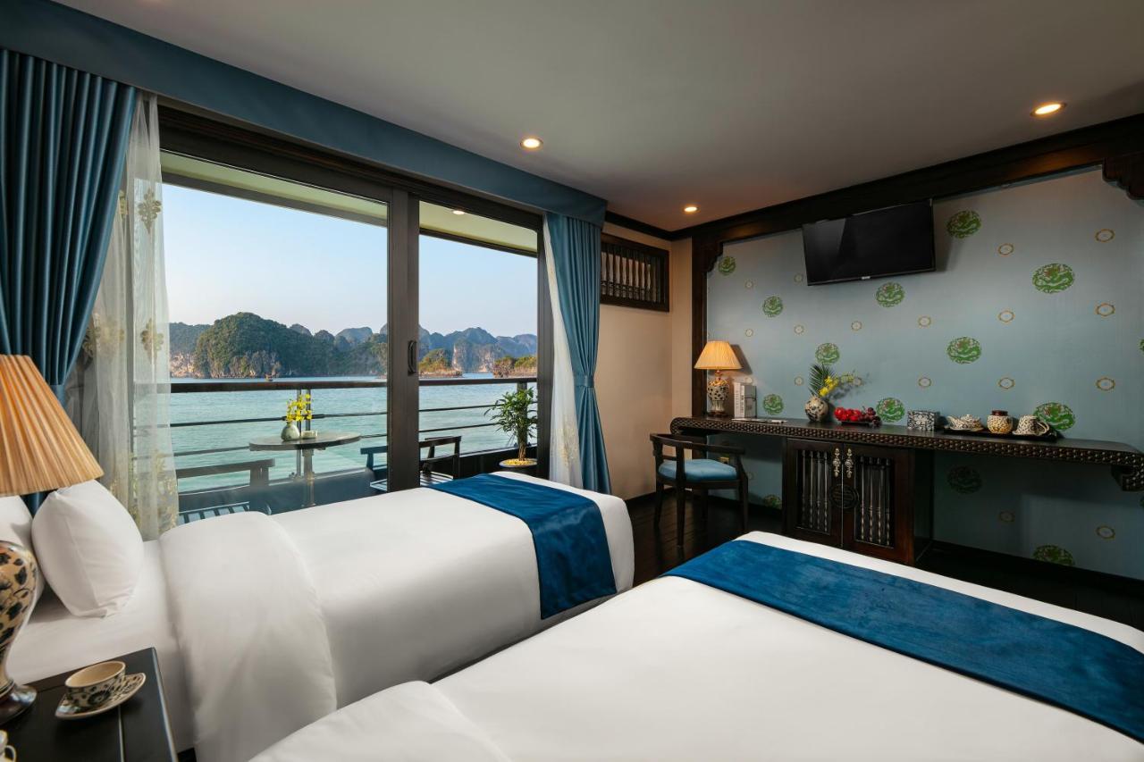 Nostalgia Halong Cruise Hotel Ha Long Exterior photo